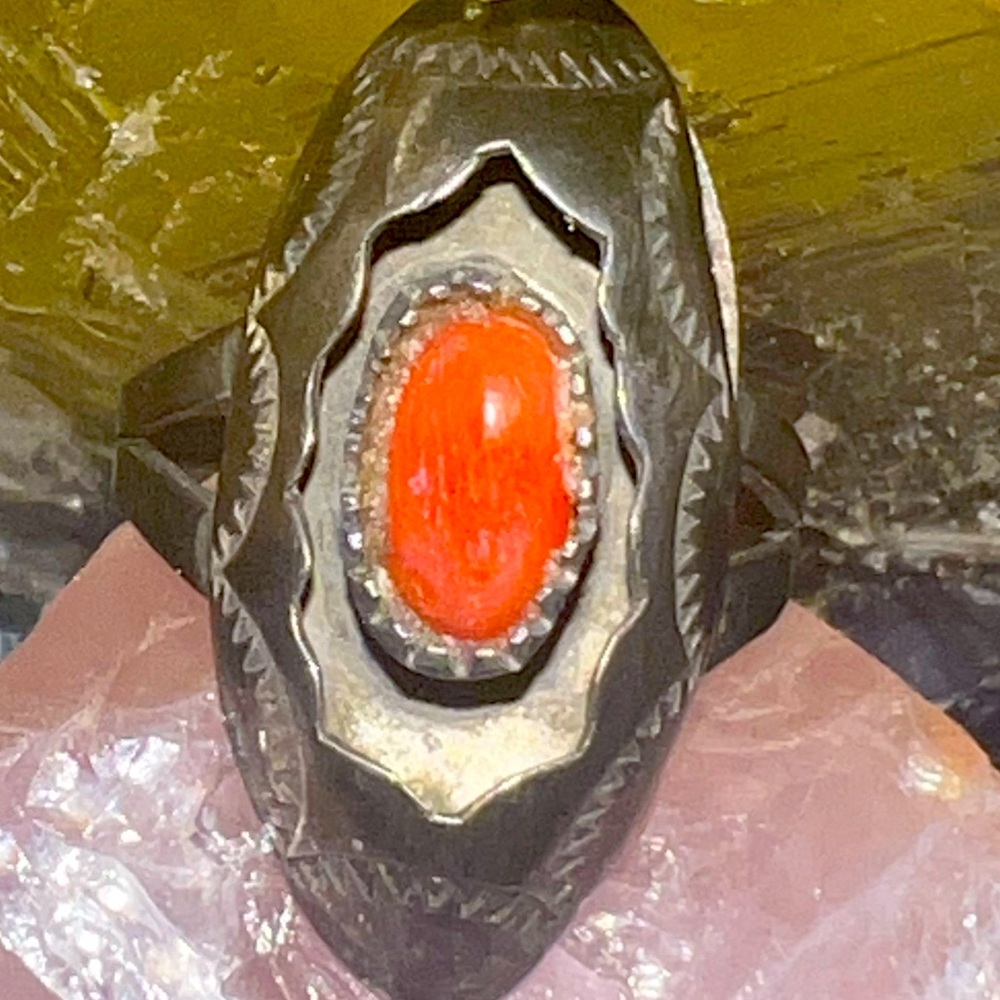 Very Old Vintage Native American Sterling Silver & Coral Shadowbox Ring Size 6